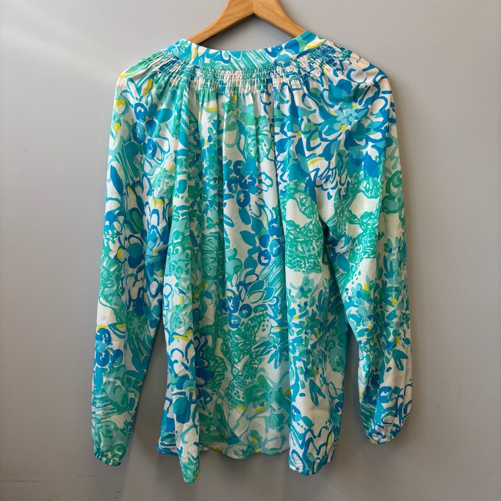 Lilly Pulitzer Elsa Silk Top Large Blue Teal Floral - Picture 2 of 15
